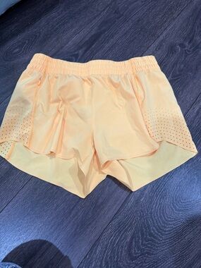 Athleta Hustle 3" Athletic Shorts
